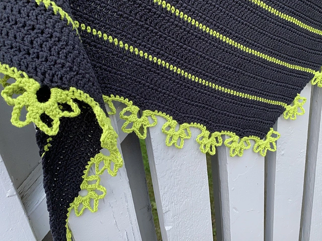 Flower Stripe Shawl - Image 6