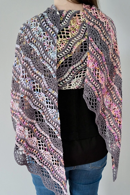 Polychromatic Shawl - Image 6
